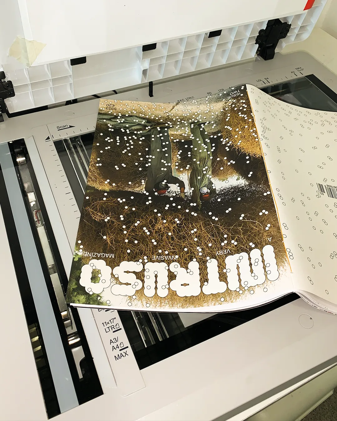 INTRUSO Magazine, Issue 2