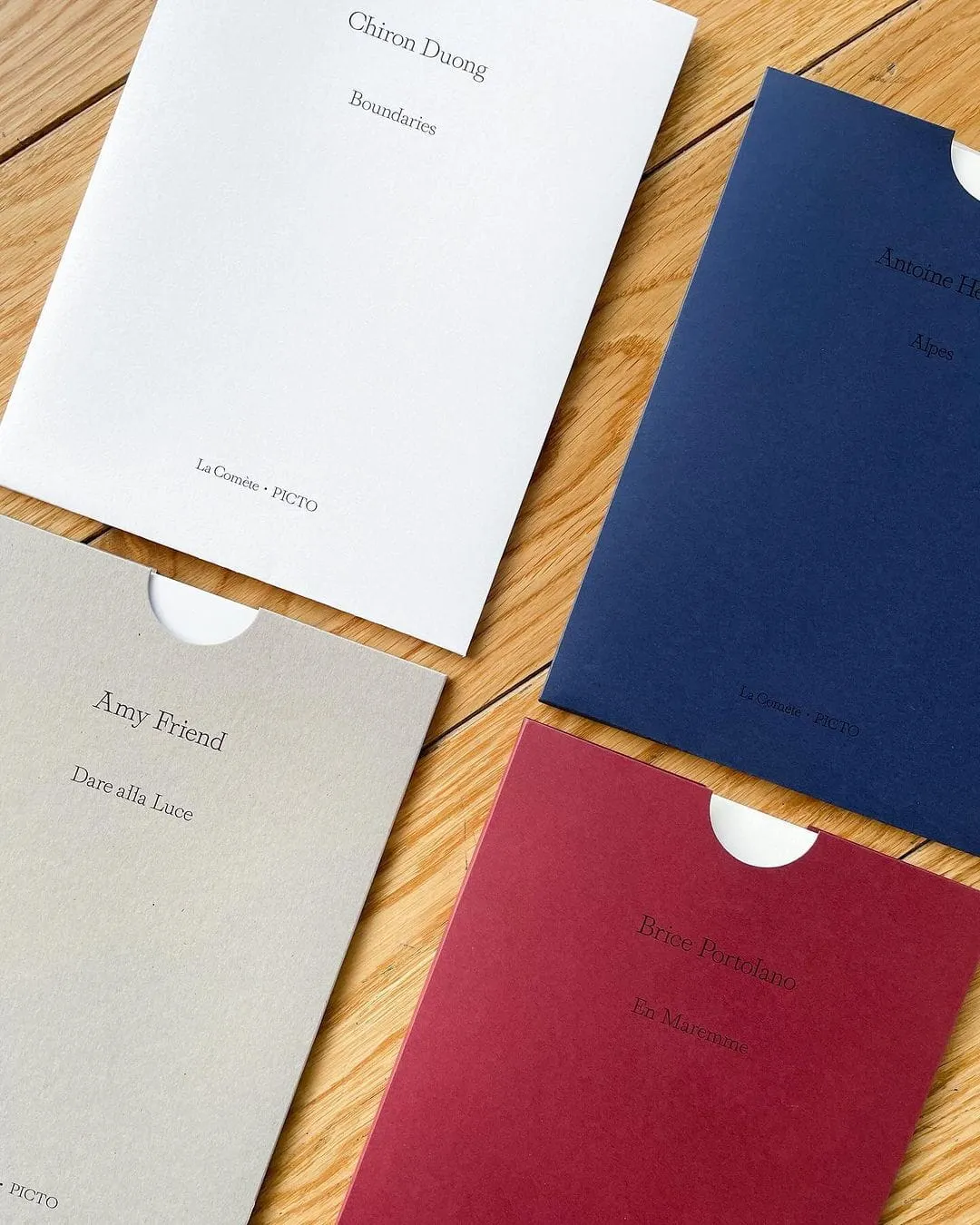 Photographers mini-portfolios by La Comète